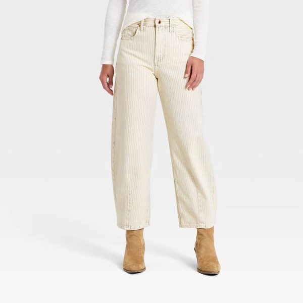 Universal Thread barrel jeans