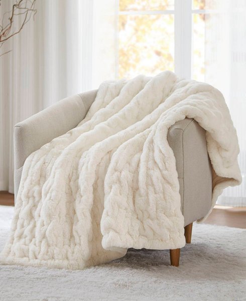 Madison Park faux-fur throw